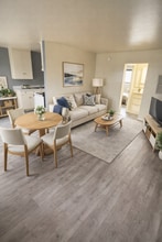 Building Photo - 1133 E Alosta Ave