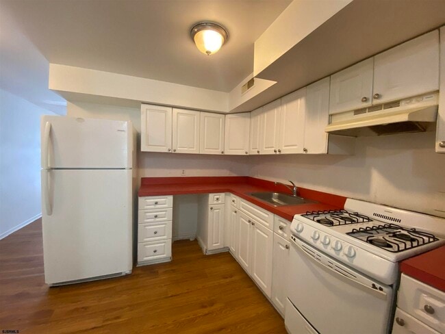 Building Photo - 1313 Drexel Ave