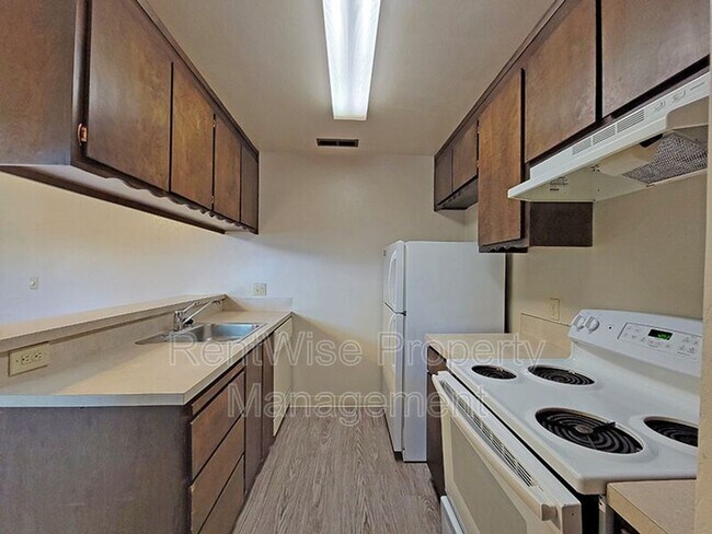 Building Photo - 5362 W Kootenai St
