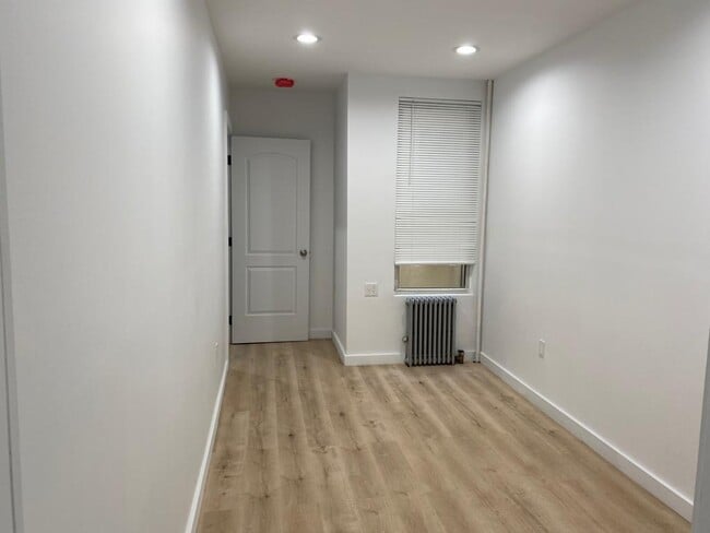 Foto del edificio - 19-15 Linden St