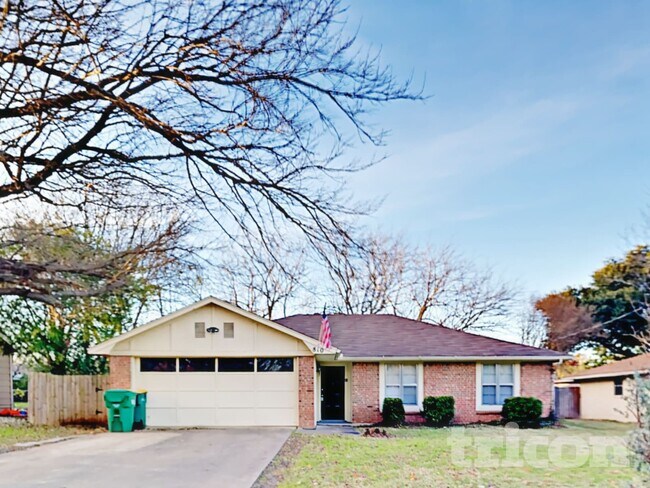 Building Photo - 810 Dogwood Dr