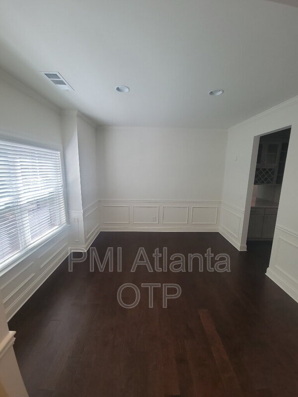 Foto del edificio - 255 Ismal Dr SW