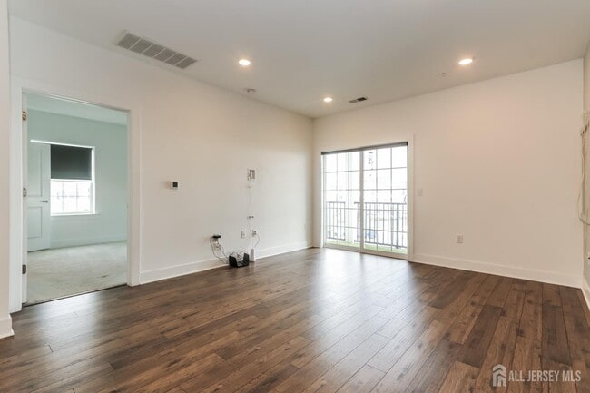 Building Photo - 827 Stiller Ln