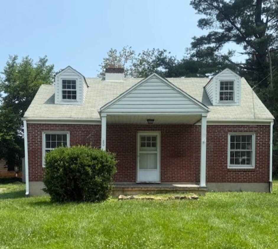 Primary Photo - 3 Bedroom 1 Bath Available to Rent for $1,...