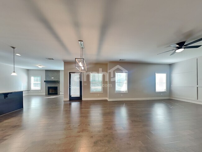 Foto del edificio - 1079 Victoria Walk Ln