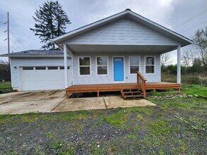 Building Photo - 1683 Tamarack St