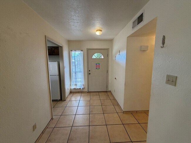 Foto del edificio - 9937 Clearwater St NW