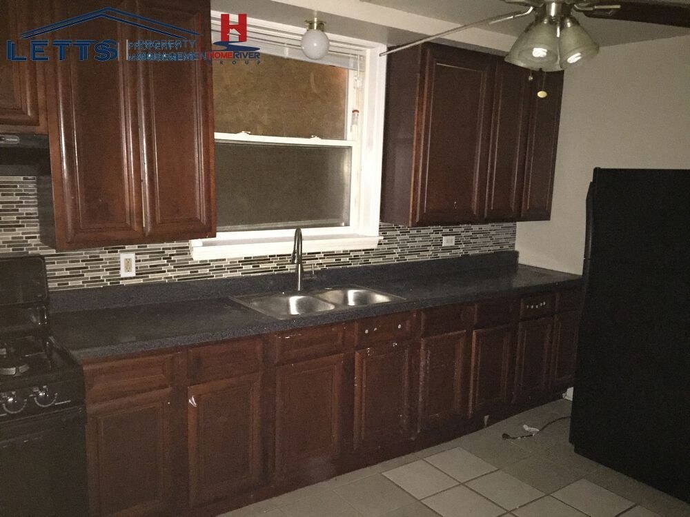 Foto principal - 7653 S Dobson Ave