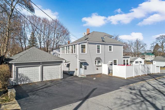 Shared Back Entrance - 84 Kimball St