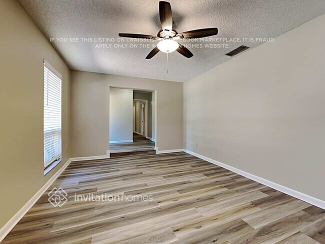 Foto del edificio - 111 Fox Valley Ct