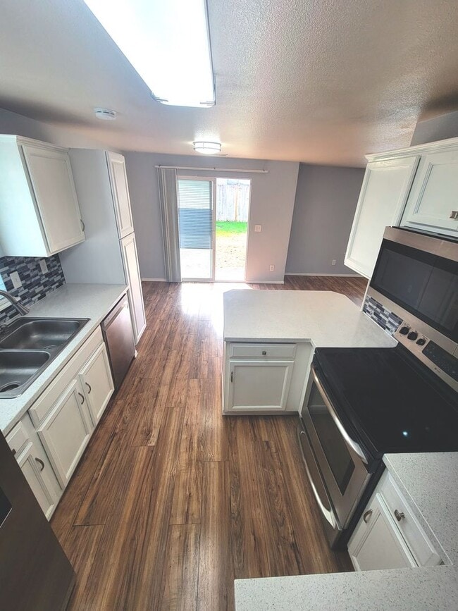 Building Photo - Newly Listed Home Close to Joint Base Lewi...