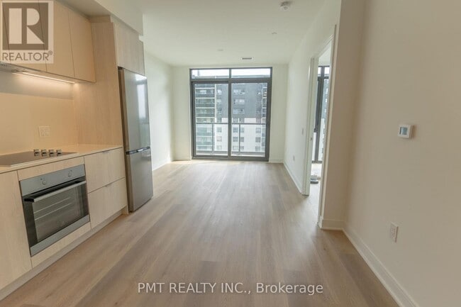 Building Photo - 86 Dundas St E