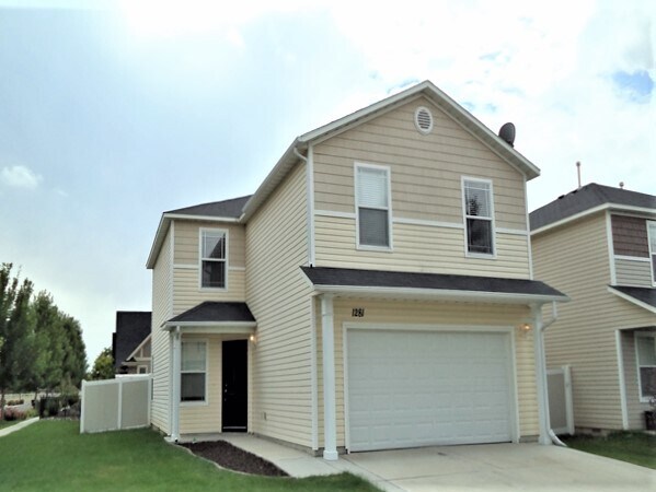Foto principal - 1281 E Star Drive