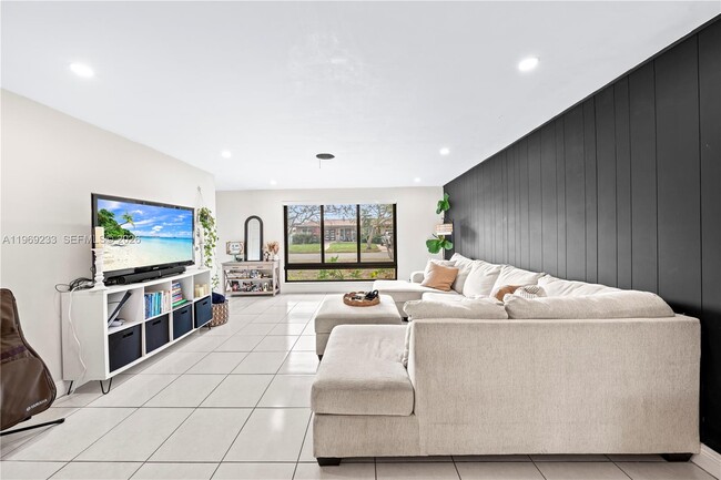 Foto del edificio - 7835 W 16th Ct