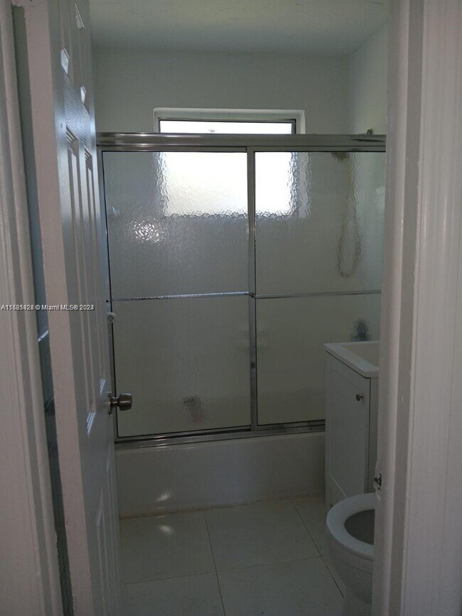Foto del edificio - 107 SW 18th Ct