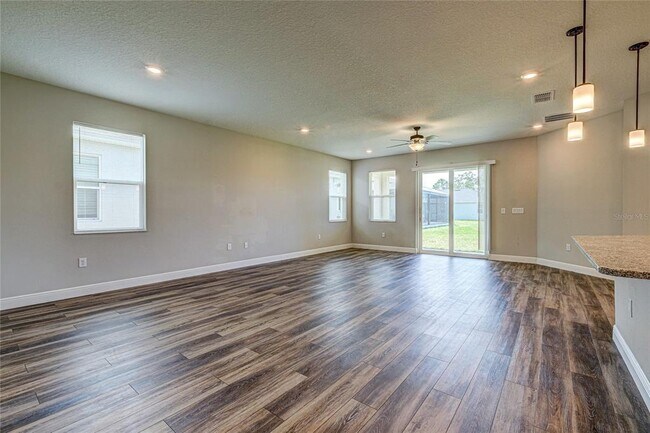Building Photo - 5728 143rd Ct E