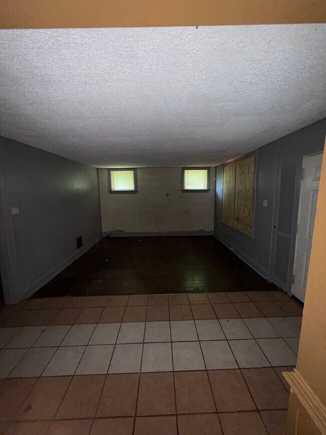 Foto del edificio - 8116 Pelham Ave