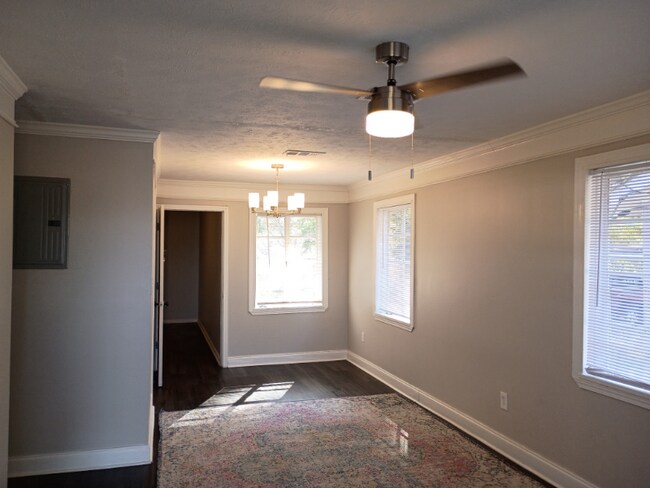 Foto del edificio - 1317 Fernwood Dr