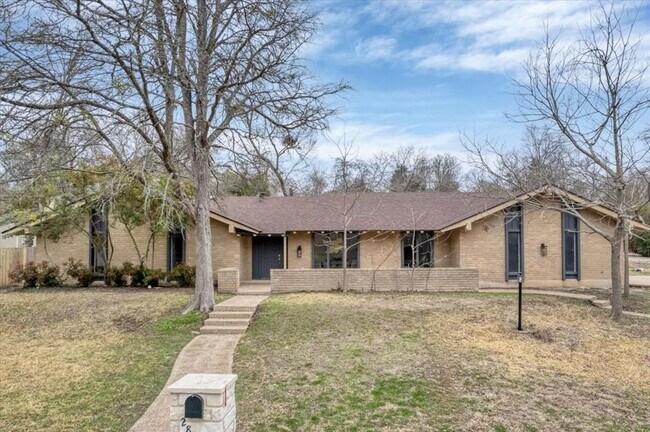 Building Photo - 2809 Pecan Valley Dr