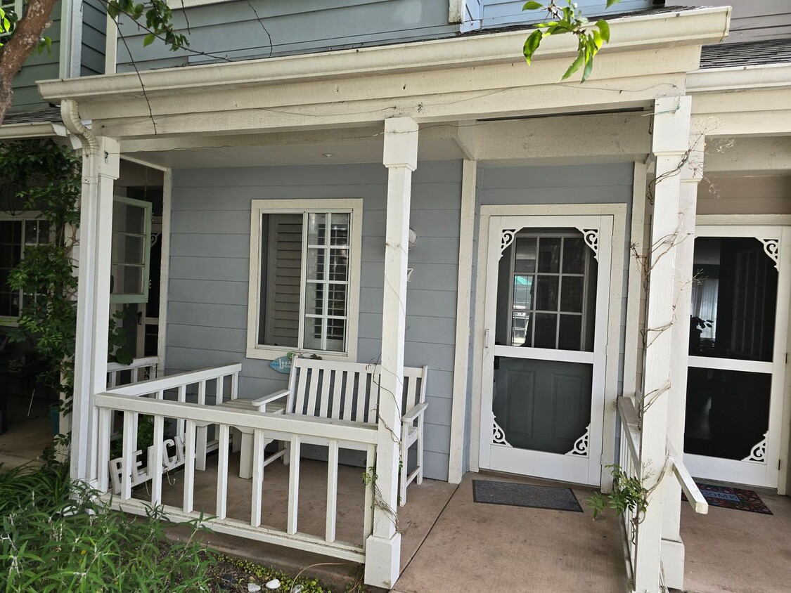 Primary Photo - Three bedroom, three bathroom townhouse wi...
