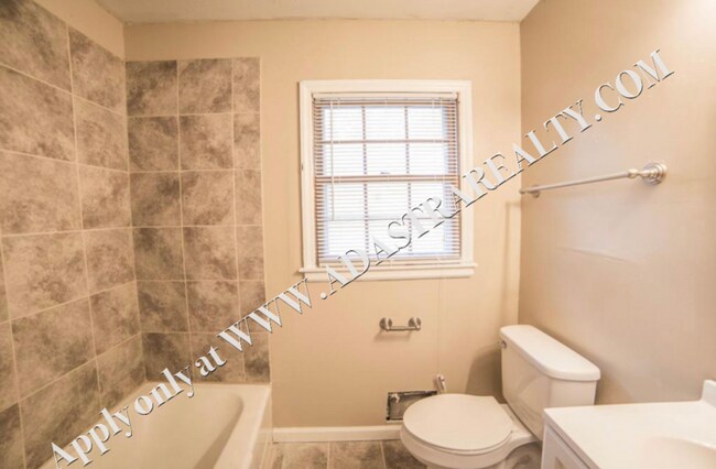 Building Photo - Nice Home in Independence-Available NOW!!