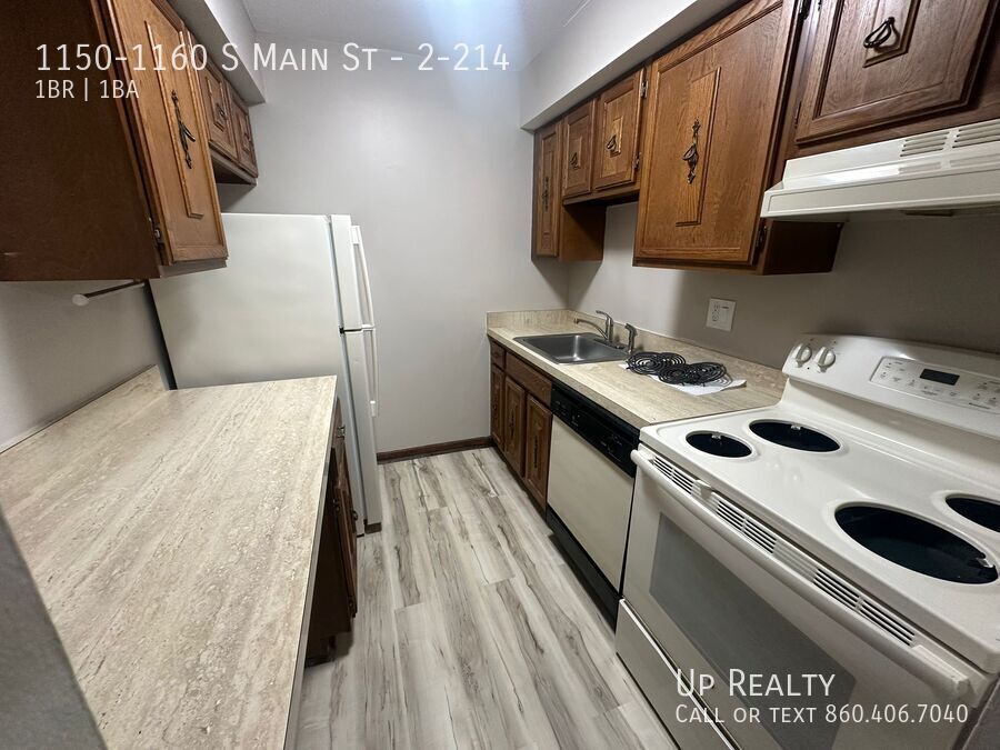 Primary Photo - 1150-1160 S Main St-2-214