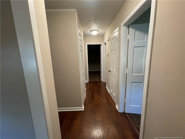 Foto del edificio - 3324 Gables Dr