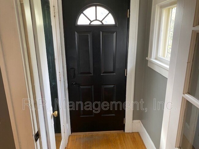 Foto del edificio - 4221 Harriet Ave