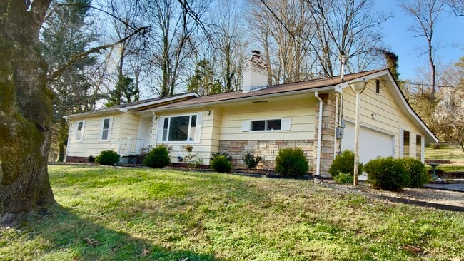 Photo - 3413 Montlake Dr House