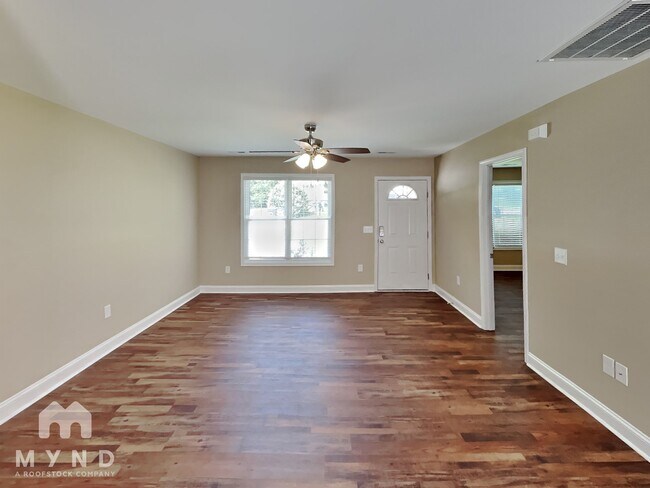 Building Photo - 1203 Haywood Ave