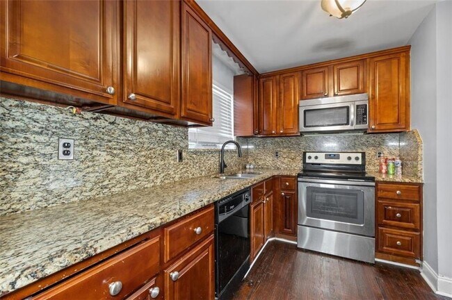 Foto del edificio - 5667 Kingsport Dr