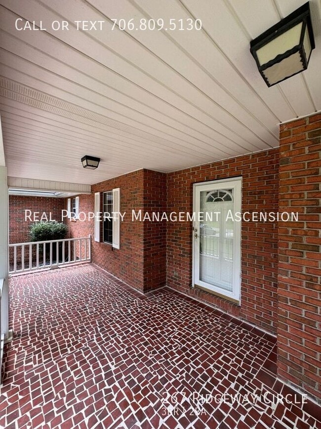 Building Photo - 267 Ridgeway Cir