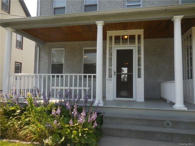 Foto del edificio - 458 Westchester Ave