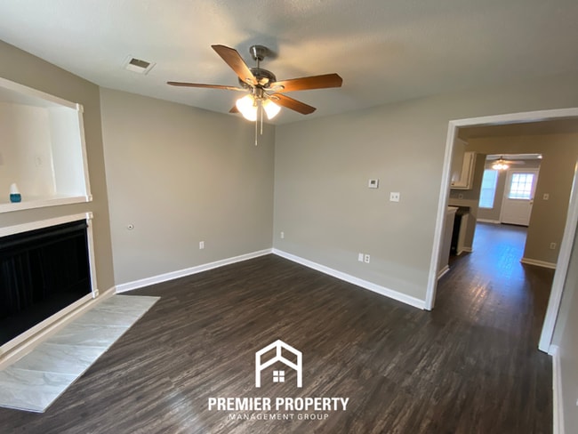 Photo - 7449 Dunbarton Dr House