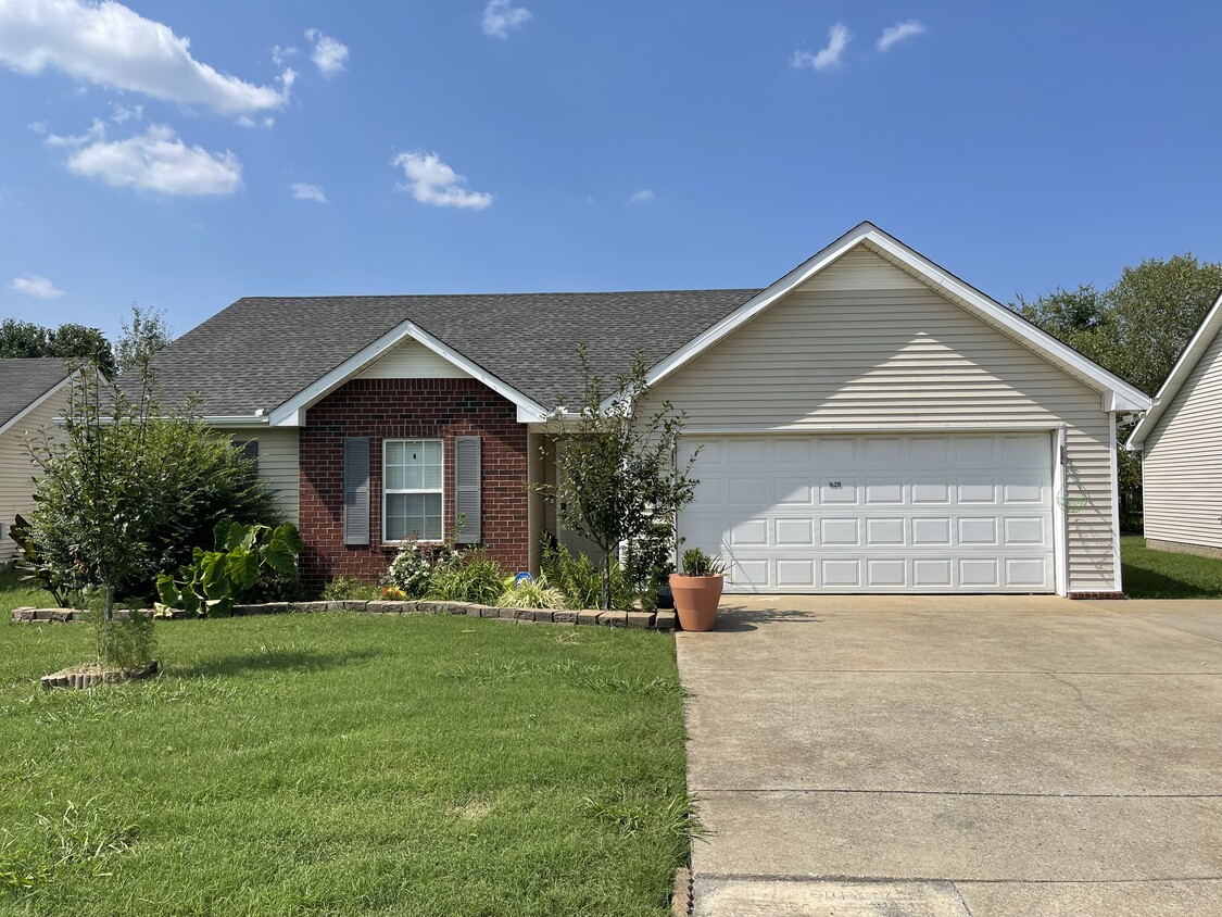 Primary Photo - 1628 St Andrews Dr