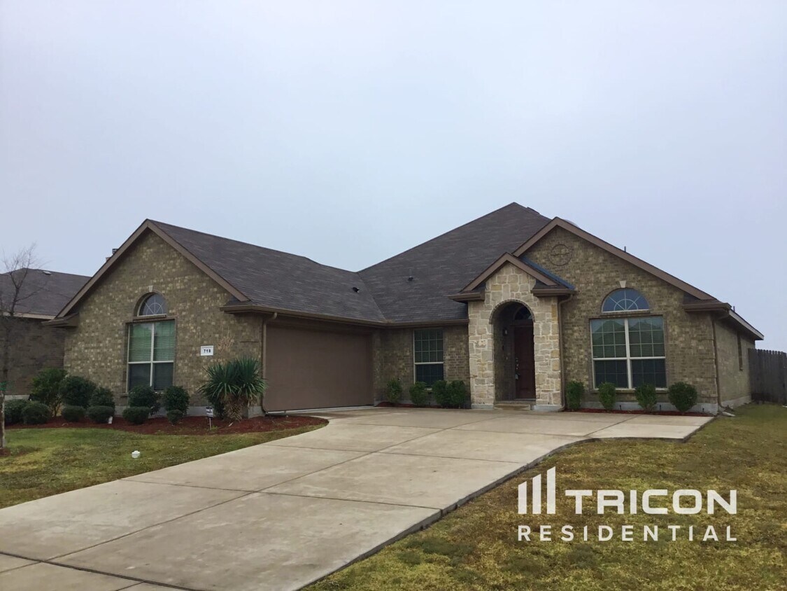 Foto principal - 718 River Run Dr