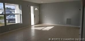 Foto del edificio - 5800 NW 73rd Ave