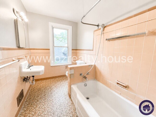 Foto del edificio - 837 Colburn St
