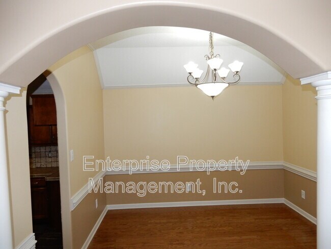Foto del edificio - 4525 Hickory Creek Dr