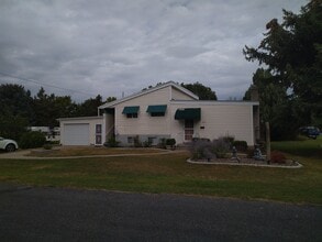 Building Photo - 651 W 600 S