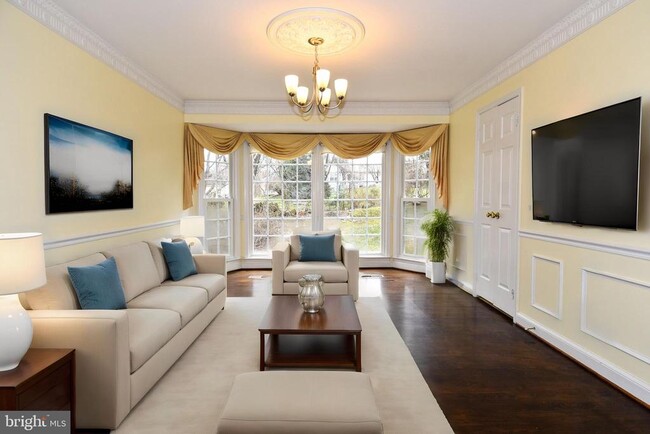 Foto del edificio - 1221 Forestville Dr