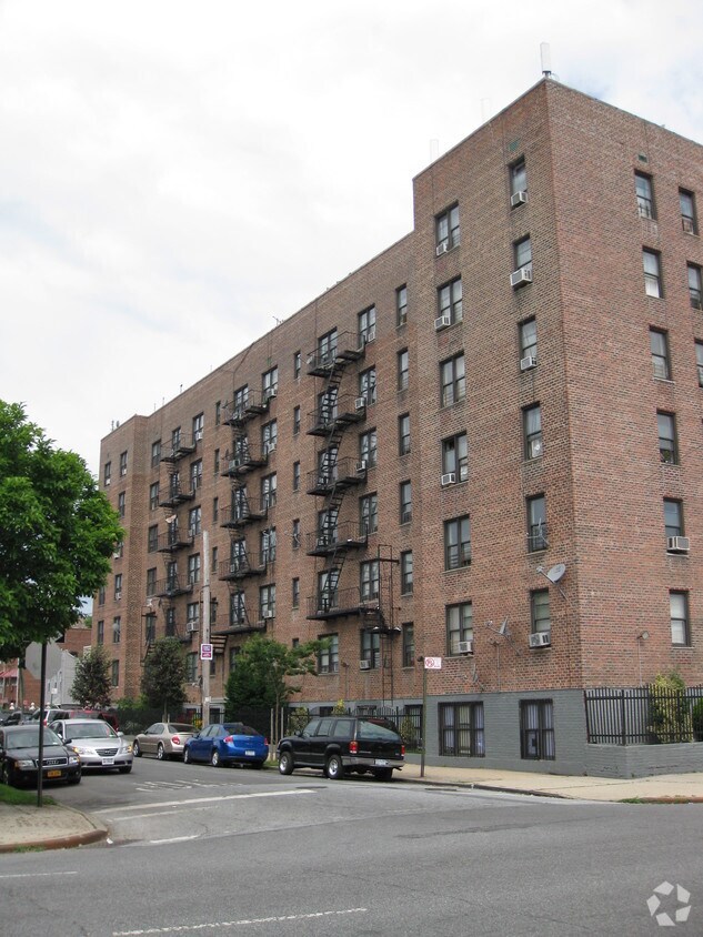 Building Photo - 743-755 Fenimore St