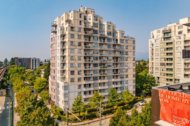 Queen's Court at Wellington Mews