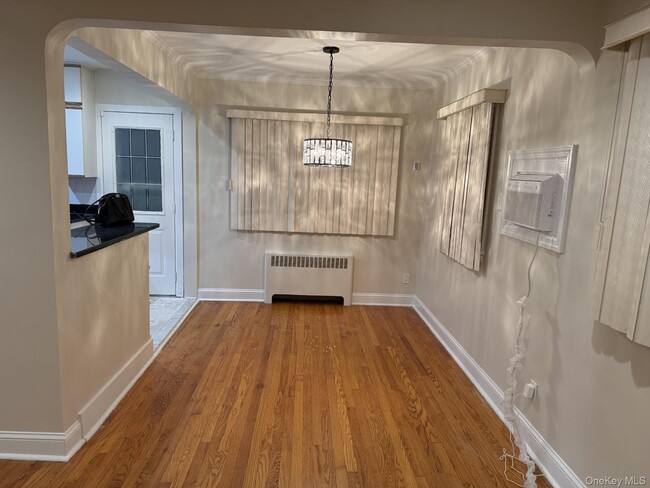 Building Photo - 147 Primrose Dr