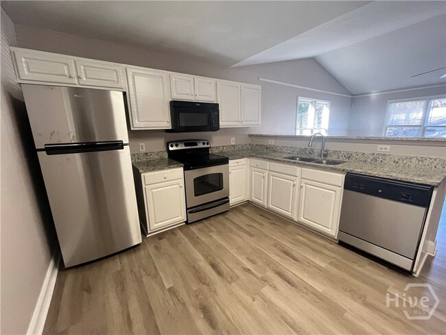 Foto del edificio - 100 Fair Oaks Dr