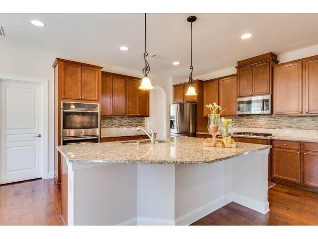 Foto del edificio - 656 Leland Pkwy