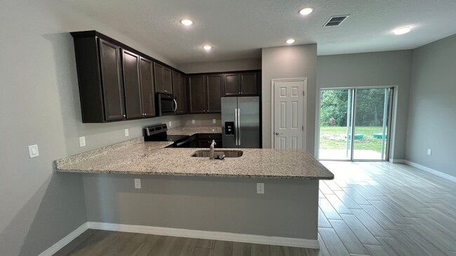 Building Photo - Charming 3 Bed/2 Bath Home in Palm Bay!!!