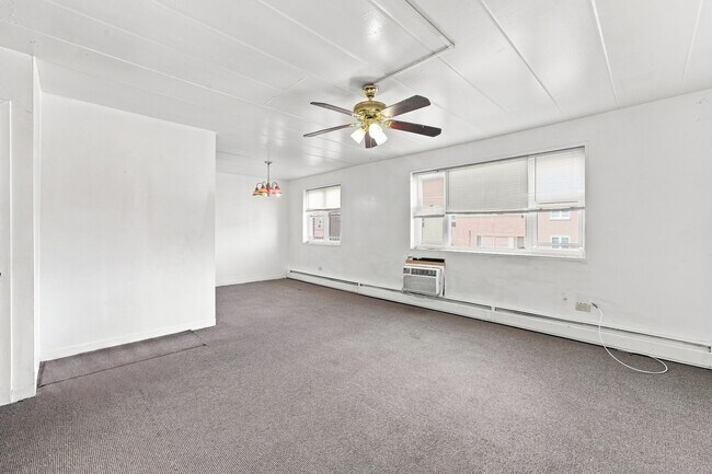 Foto del edificio - 2025 W Granville Ave