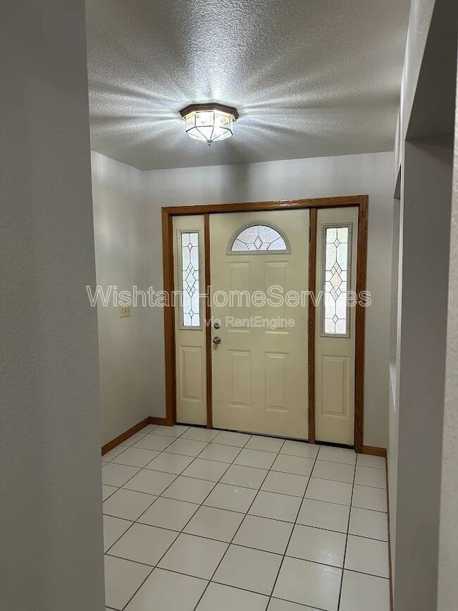 Foto del edificio - 948 Oakview Dr