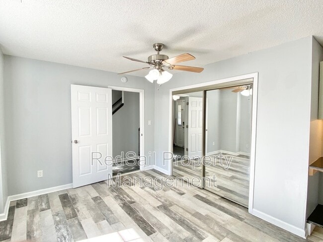 Foto del edificio - 851 Weston Ct